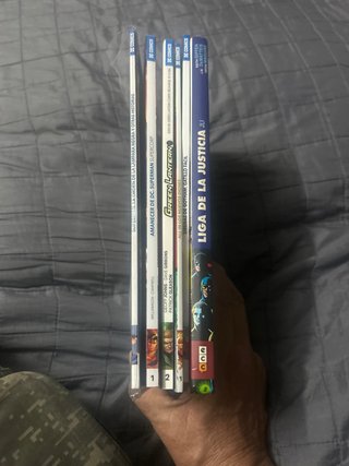 Lote 6 comics DC Superman, green lantern, sirenas