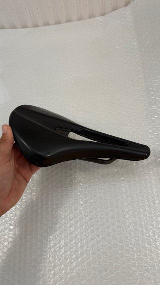 Sillín Fizik Argo R1 160mm railes de carbono