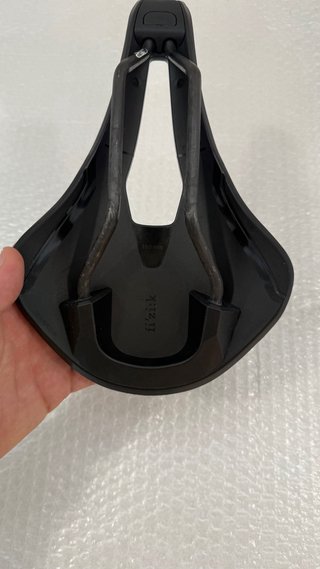 Sillín Fizik Argo R1 160mm railes de carbono