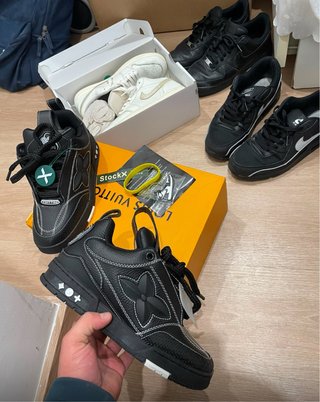 LV Skate Zapatillas Negras con poco uso