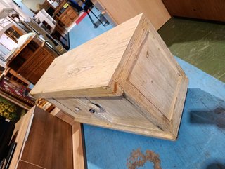 MUEBLE BAJO RUSTICO CON RUEDAS/ MEXICANO