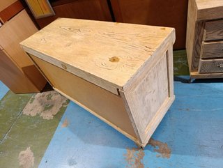 MUEBLE BAJO RUSTICO CON RUEDAS/ MEXICANO