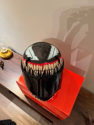 Casco HJC Venom