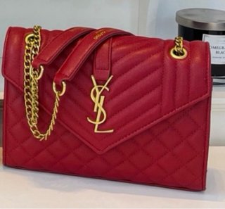 Bolso disponible en Negro,blanco, beig y rojo.