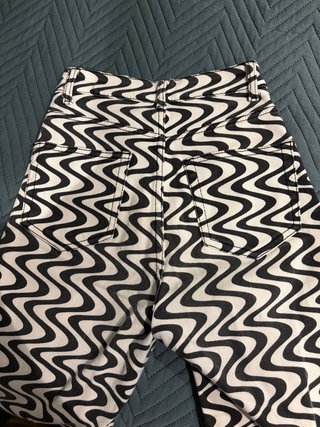 Pantalones H&M Talla 32 Estampado Ondas