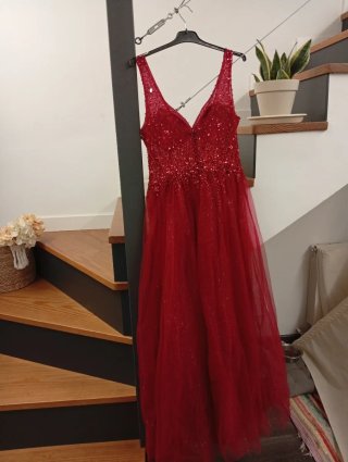 Vestido de fiesta rojo brillante