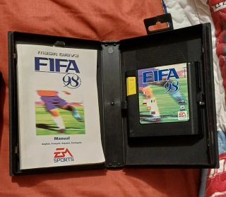 Consola Sega Mega Drive II + 2 mandos+2 juegos