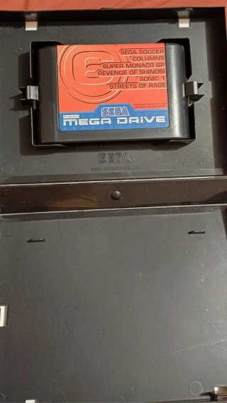 Consola Sega Mega Drive II + 2 mandos+2 juegos
