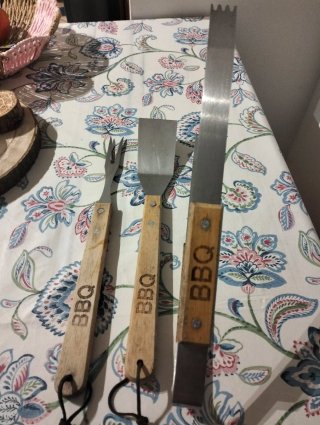 Set 3 attrezzi BBQ in metallo e legno