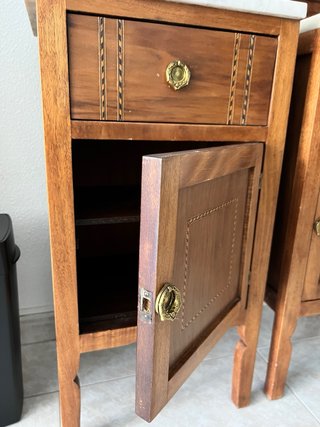2 Comodini in Legno Massello e Marmo