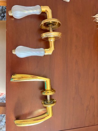 Manetas de puerta metal dorado