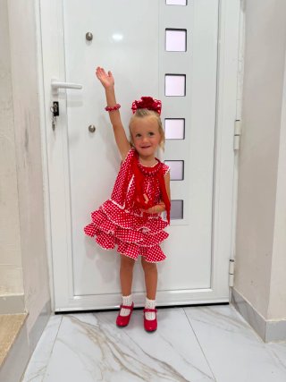 Vestido de gitana rojo con lunares blancos