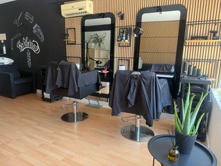 Busco Barbero con clientela
