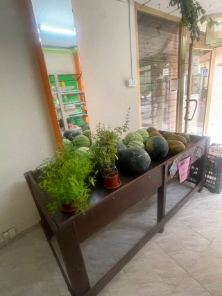 Estanterías metálicas y de madera