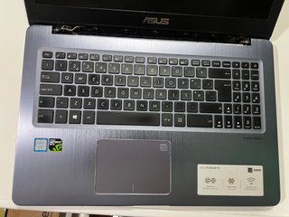 ASUS GAMING N580GD i7 GTX 1050 – se enciende