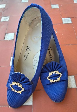 Corpiño fallera con pico azul marino y zapatos 38