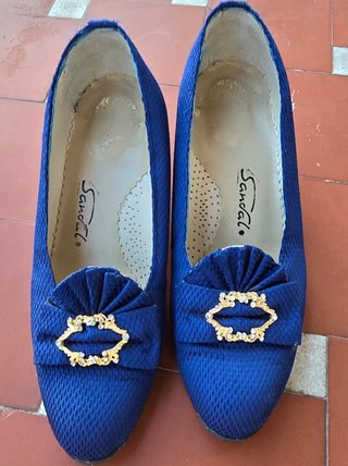 Corpiño fallera con pico azul marino y zapatos 38