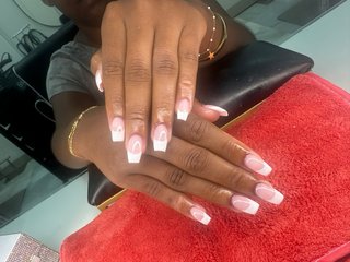 Servicio de manicura y pedicura. Soft gel.