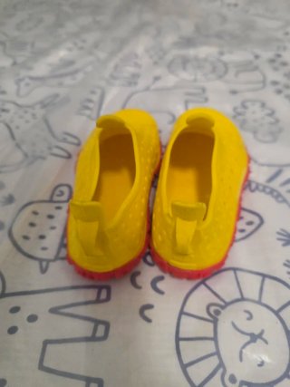 Escarpin Speedo para bebé, amarillos