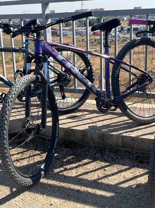 Bicicleta Montaña Morada NUEVA NO MAREANTES