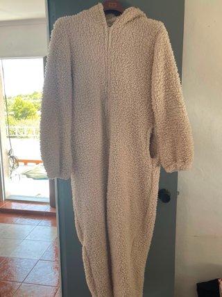 Pijama entero beige con orejas