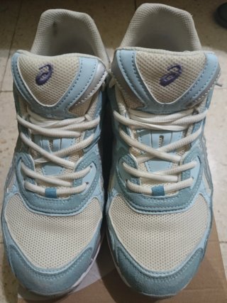 Zapatillas Asics Talla 45 Azul Claro y Blanco