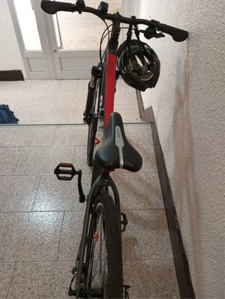 Bicicleta Btwin casi nueva Decathlon tiene frenos