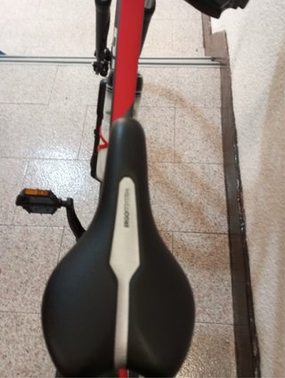 Bicicleta Btwin casi nueva Decathlon tiene frenos