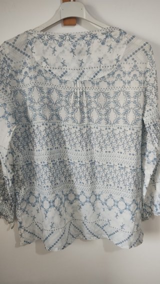 Blusa Adye/ Pull & Bear Talla M Estampada