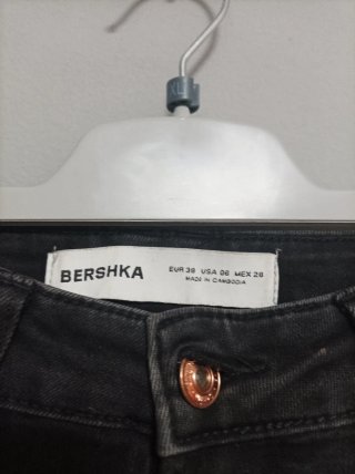 Bershka Jeans negro Rotos Talla 36