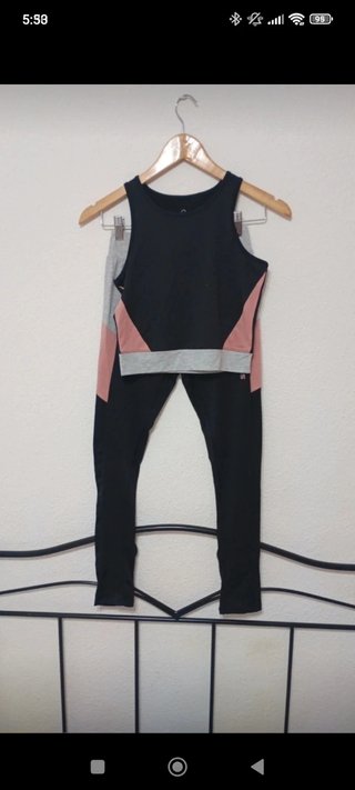 Conjunto deportivo negro y rosa Talla 14 años