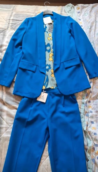 Completo giacca e pantalone blu