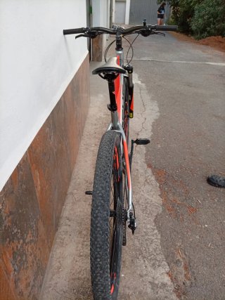 Bicicleta Focus 29 Gris/Naranja