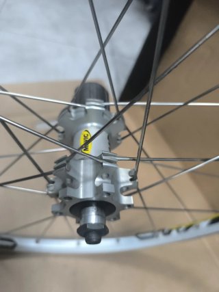 Rueda delantera Mavic Crossland 26