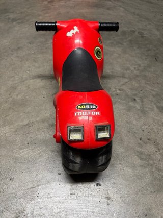 Moto correpasillos infantil roja