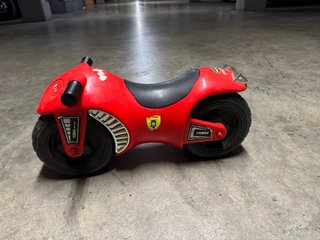 Moto correpasillos infantil roja