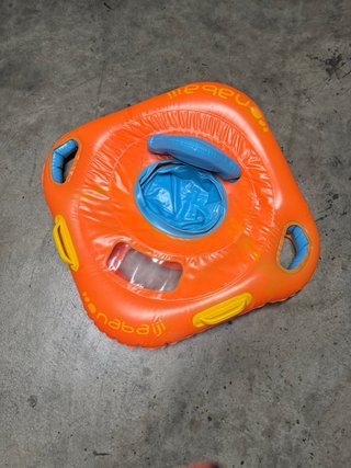 Flotador infantil con asiento y asas