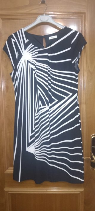 Vestido Talla XL Negro y Blanco Geométrico
