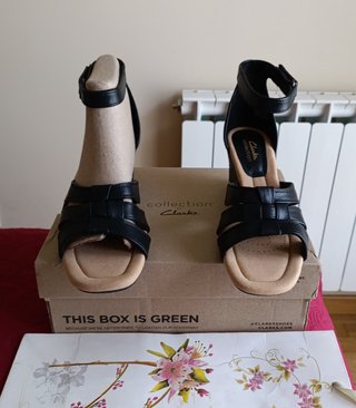 Sandalias cuña Clarks piel negras T37 de 80€