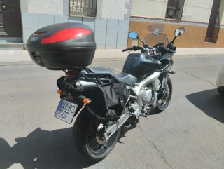 Yamaha FZS 600 Fazer Negra
