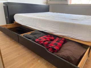 Cama, colchon y cabezero