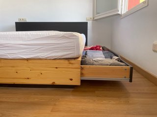 Cama, colchon y cabezero