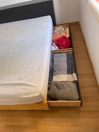 Cama, colchon y cabezero