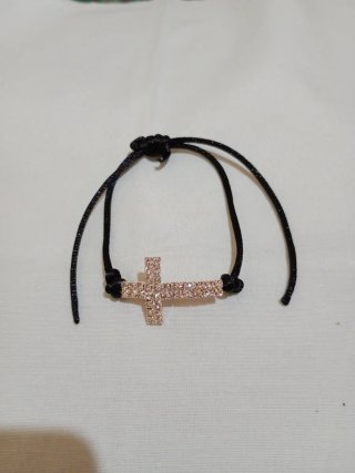 Pulsera Cruz Nudo Corredizo