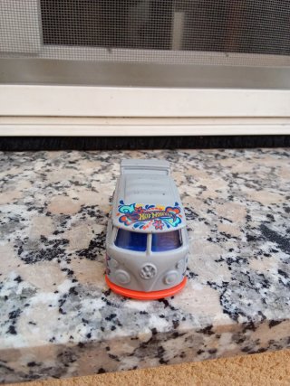 Hotwheels VW Bus Peace & Love.2012