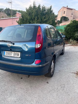 Nissan Almera 2001