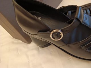 Sandalias de piel negras