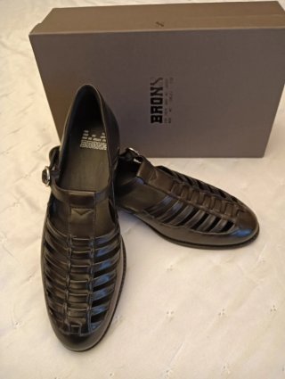 Sandalias de piel negras