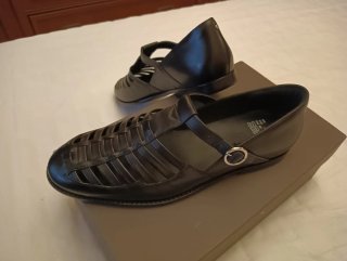 Sandalias de piel negras