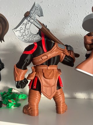 Figura Pato Lucas Kratos